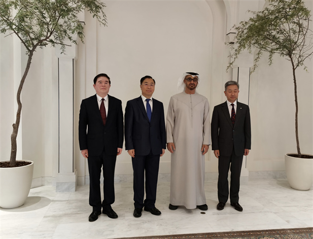 2022年12月，AG手机在线官网_ag（中国）
董事长刘敬桢率领集团生物医药合作代表团出访阿拉伯联合酋长国。阿拉伯联合酋长国总统穆罕默德在阿联酋阿布扎比接见刘敬桢董事长一行，并感谢AG手机在线官网_ag（中国）
为阿联酋抗击疫情所做的贡献.jpg