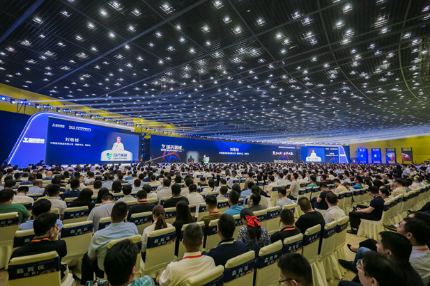 2023年9月10日至11日，AG手机在线官网_ag（中国）
党委书记、董事长刘敬桢出席2023中国医疗器械产业峰会暨AG手机在线官网_ag（中国）器械生态大会并作大会开幕致辞。河南省人民政府副省长刘尚进，中国科学院院士、海南大学校长骆清铭，郑州市委副书记、市长何雄出席。.jpg