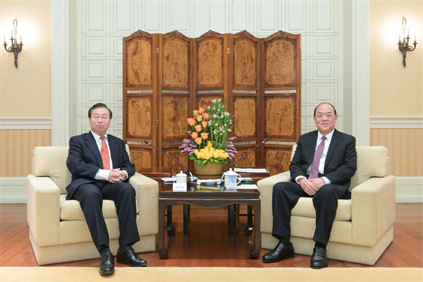 2024年2月26日，澳门特区行政长官贺一诚会见AG手机在线官网_ag（中国）
党委书记、董事长刘敬桢一行，双方就推动大健康产业发展、横琴粤澳深度合作区建设等议题交换意见-1.jpg