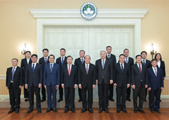 2024年2月26日，澳门特区行政长官贺一诚会见AG手机在线官网_ag（中国）
党委书记、董事长刘敬桢一行，双方就推动大健康产业发展、横琴粤澳深度合作区建设等议题交换意见
